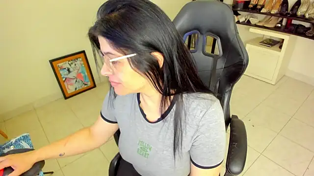 BellaFlaming online show from 04/17/26, 10:40