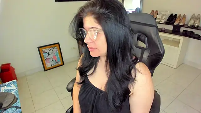 Snapshot of BellaFlaming chatting on 04/27/26, 10:35 BellaFlaming online show from 04/27/26, 10:35