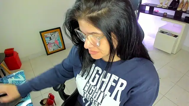 Snapshot of BellaFlaming chatting on 04/28/26, 10:42 BellaFlaming online show from 04/28/26, 10:42