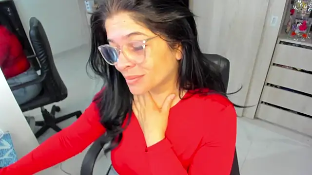 Snapshot of BellaFlaming chatting on 06/18/26, 12:53 BellaFlaming online show from 06/18/26, 12:53