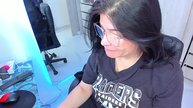 Snapshot of BellaFlaming chatting on 06/24/26, 01:32 BellaFlaming online show from 06/24/26, 01:32