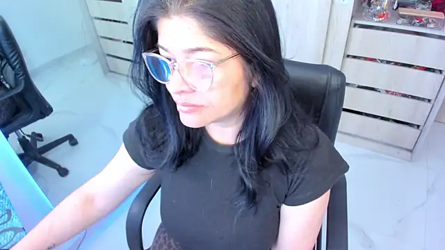 Snapshot of BellaFlaming chatting on 06/25/26, 12:09 BellaFlaming online show from 06/25/26, 12:09