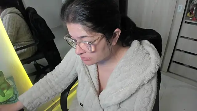 Snapshot of BellaFlaming chatting on 07/21/26, 11:01 BellaFlaming online show from 07/21/26, 11:01