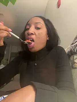 Snapshot of Iceblanca chatting on 01/10/26, 02:41 Iceblanca online show from 01/10/26, 02:41