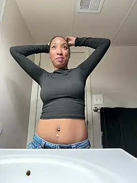 Snapshot of Iceblanca chatting on 02/09/26, 01:26 Iceblanca online show from 02/09/26, 01:26