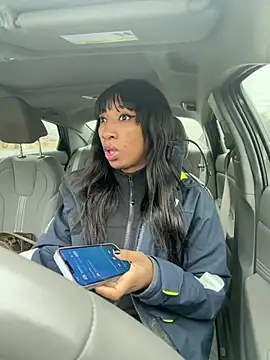 Snapshot of Iceblanca chatting on 02/18/26, 01:51 Iceblanca online show from 02/18/26, 01:51