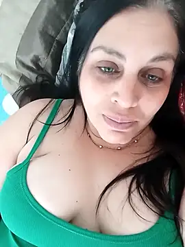 Snapshot of CRUELLAXX chatting on 12/02/24, 05:59 CRUELLAXX online show from 12/02/24, 05:59