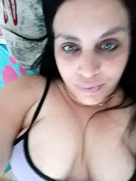 Snapshot of CRUELLAXX chatting on 12/14/24, 06:52 CRUELLAXX online show from 12/14/24, 06:52