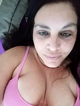 Snapshot of CRUELLAXX chatting on 01/27/25, 10:06 CRUELLAXX online show from 01/27/25, 10:06