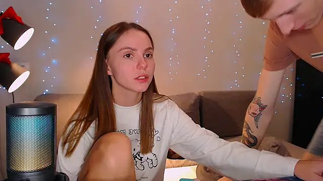 Snapshot of juliaanddima chatting on 12/29/24, 11:50 juliaanddima online show from 12/29/24, 11:50