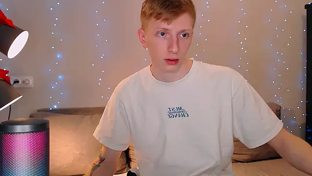 Snapshot of juliaanddima chatting on 01/12/25, 10:12 juliaanddima online show from 01/12/25, 10:12