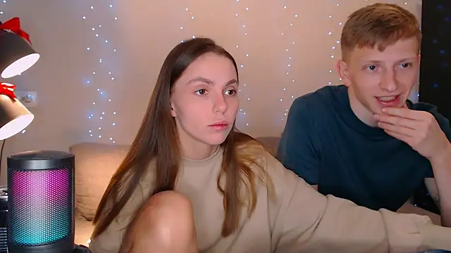 Snapshot of juliaanddima chatting on 02/09/25, 10:00 juliaanddima online show from 02/09/25, 10:00