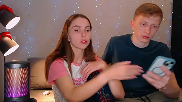 Snapshot of juliaanddima chatting on 02/15/25, 11:47 juliaanddima online show from 02/15/25, 11:47