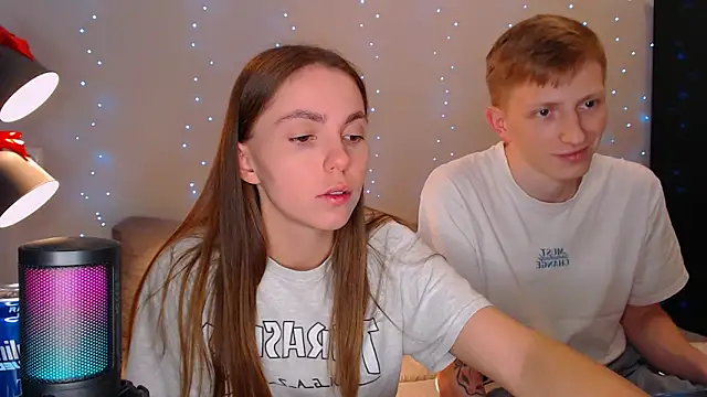 Snapshot of juliaanddima chatting on 02/18/25, 12:37 juliaanddima online show from 02/18/25, 12:37