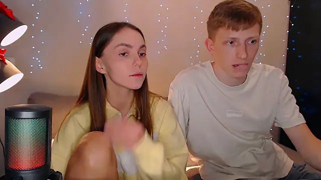 Snapshot of juliaanddima chatting on 02/26/25, 09:37 juliaanddima online show from 02/26/25, 09:37