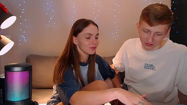 Snapshot of juliaanddima chatting on 02/27/25, 11:59 juliaanddima online show from 02/27/25, 11:59