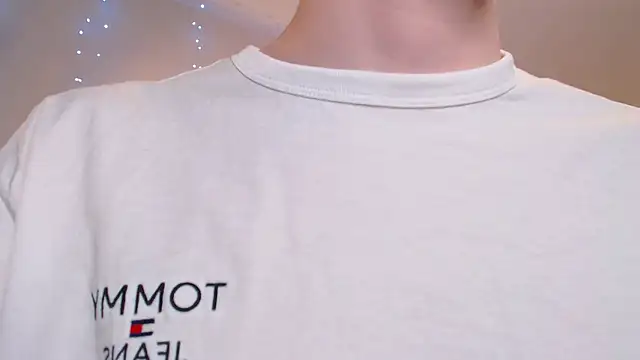 Snapshot of juliaanddima chatting on 03/06/25, 12:43 juliaanddima online show from 03/06/25, 12:43