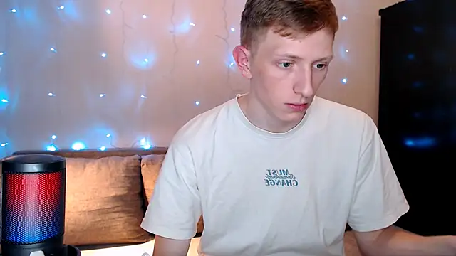 Snapshot of juliaanddima chatting on 09/10/25, 11:16 juliaanddima online show from 09/10/25, 11:16