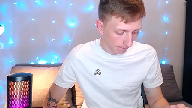 Snapshot of juliaanddima chatting on 09/11/25, 11:27 juliaanddima online show from 09/11/25, 11:27