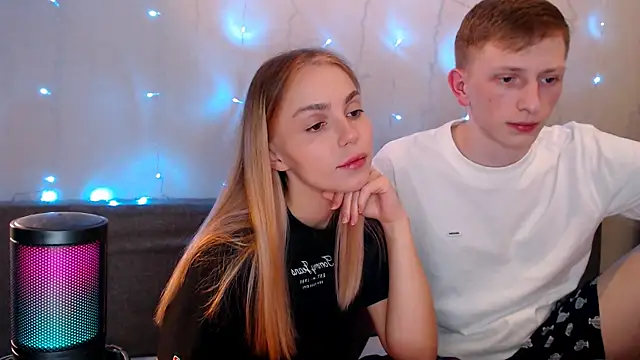 Snapshot of juliaanddima chatting on 09/14/25, 10:53 juliaanddima online show from 09/14/25, 10:53