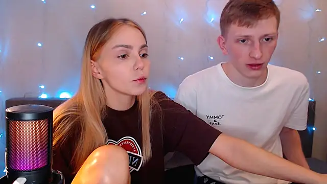 Snapshot of juliaanddima chatting on 09/17/25, 09:38 juliaanddima online show from 09/17/25, 09:38