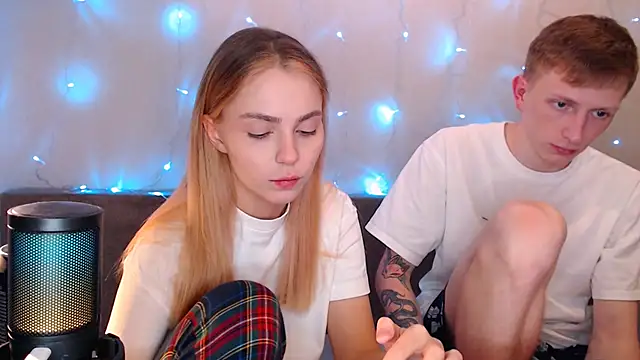 Snapshot of juliaanddima chatting on 09/20/25, 10:00 juliaanddima online show from 09/20/25, 10:00