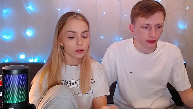 Snapshot of juliaanddima chatting on 09/24/25, 10:24 juliaanddima online show from 09/24/25, 10:24