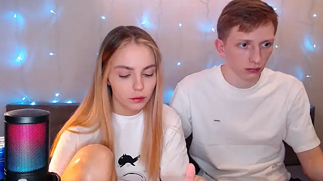 Snapshot of juliaanddima chatting on 10/03/25, 09:56 juliaanddima online show from 10/03/25, 09:56