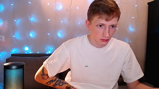 Snapshot of juliaanddima chatting on 10/07/25, 09:34 juliaanddima online show from 10/07/25, 09:34