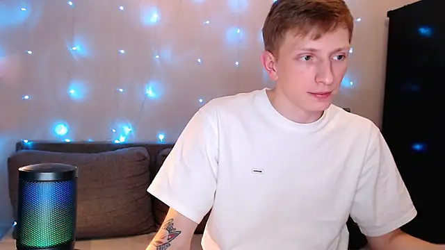 Snapshot of juliaanddima chatting on 10/08/25, 09:01 juliaanddima online show from 10/08/25, 09:01