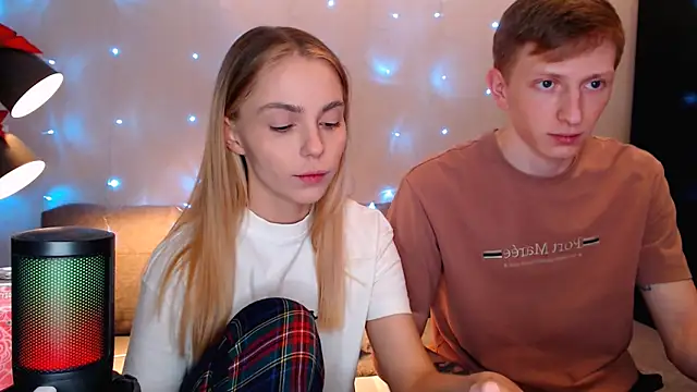 Snapshot of juliaanddima chatting on 10/13/25, 09:48 juliaanddima online show from 10/13/25, 09:48