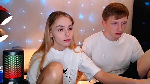 Snapshot of juliaanddima chatting on 10/14/25, 09:48 juliaanddima online show from 10/14/25, 09:48