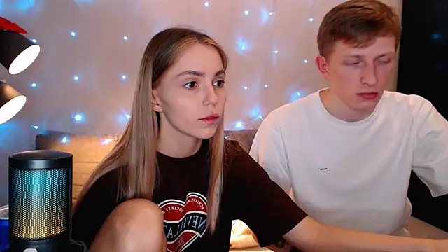 Snapshot of juliaanddima chatting on 10/16/25, 10:11 juliaanddima online show from 10/16/25, 10:11