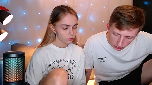 Snapshot of juliaanddima chatting on 10/18/25, 10:21 juliaanddima online show from 10/18/25, 10:21