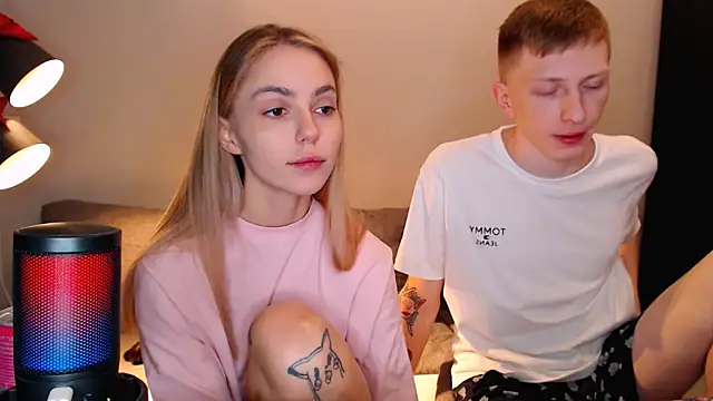 Snapshot of juliaanddima chatting on 10/20/25, 11:16 juliaanddima online show from 10/20/25, 11:16