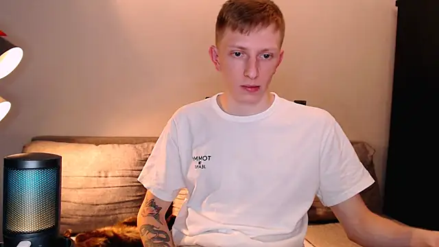 Snapshot of juliaanddima chatting on 10/28/25, 10:34 juliaanddima online show from 10/28/25, 10:34