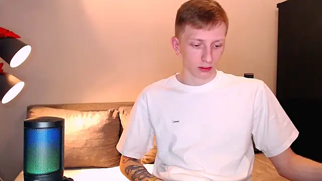 Snapshot of juliaanddima chatting on 11/01/25, 07:43 juliaanddima online show from 11/01/25, 07:43