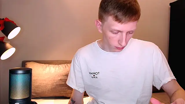 Snapshot of juliaanddima chatting on 11/04/25, 09:03 juliaanddima online show from 11/04/25, 09:03