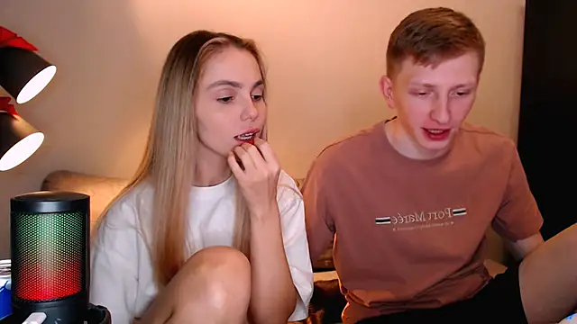 Snapshot of juliaanddima chatting on 11/09/25, 10:30 juliaanddima online show from 11/09/25, 10:30