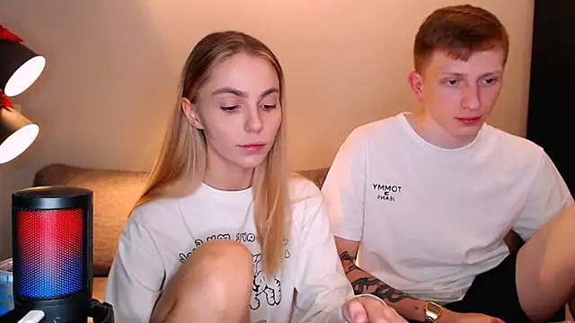 Snapshot of juliaanddima chatting on 11/13/25, 10:52 juliaanddima online show from 11/13/25, 10:52