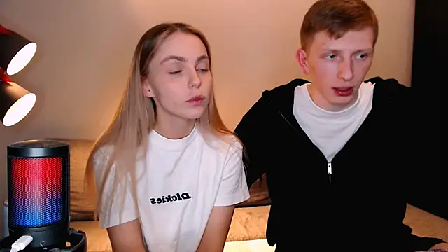 Snapshot of juliaanddima chatting on 11/21/25, 09:24 juliaanddima online show from 11/21/25, 09:24