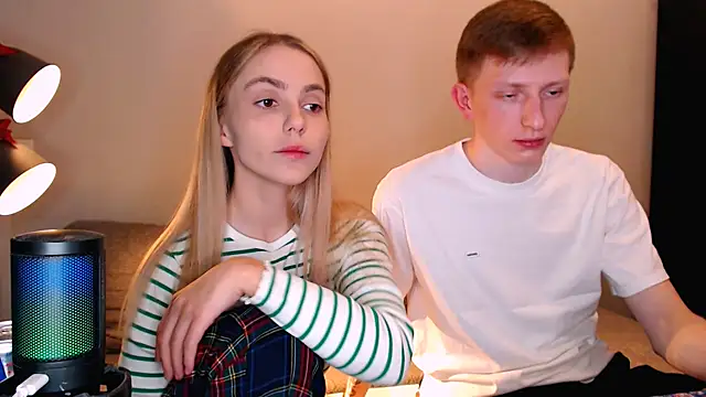 Snapshot of juliaanddima chatting on 11/22/25, 09:47 juliaanddima online show from 11/22/25, 09:47