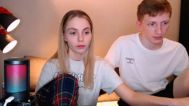 Snapshot of juliaanddima chatting on 11/27/25, 09:00 juliaanddima online show from 11/27/25, 09:00