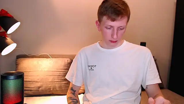 Snapshot of juliaanddima chatting on 11/28/25, 09:28 juliaanddima online show from 11/28/25, 09:28