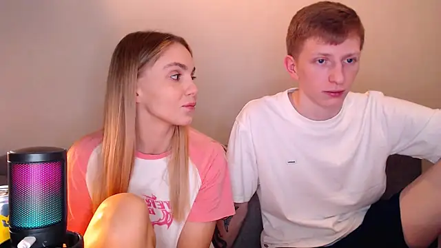 Snapshot of juliaanddima chatting on 12/02/25, 10:16 juliaanddima online show from 12/02/25, 10:16