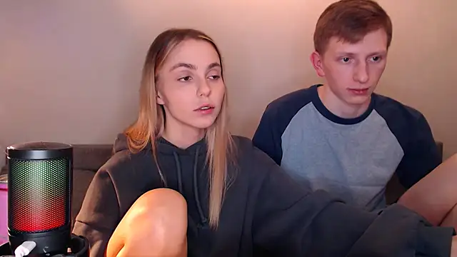 Snapshot of juliaanddima chatting on 12/03/25, 09:35 juliaanddima online show from 12/03/25, 09:35