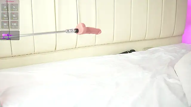 Snapshot of caroline_adams_ chatting on 03/12/25, 03:13 caroline adams online show from 03/12/25, 03:13