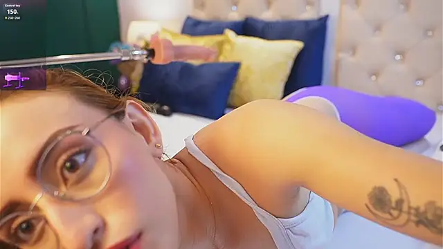 caroline adams  online show from 04/01/26, 01:50