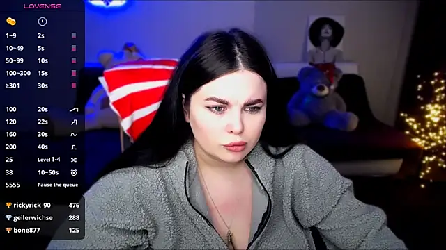 Snapshot of Emily_Mo chatting on 12/30/24, 11:15 Emily Mo online show from 12/30/24, 11:15