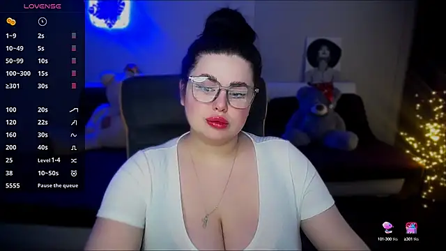 Snapshot of Emily_Mo chatting on 01/05/25, 06:35 Emily Mo online show from 01/05/25, 06:35